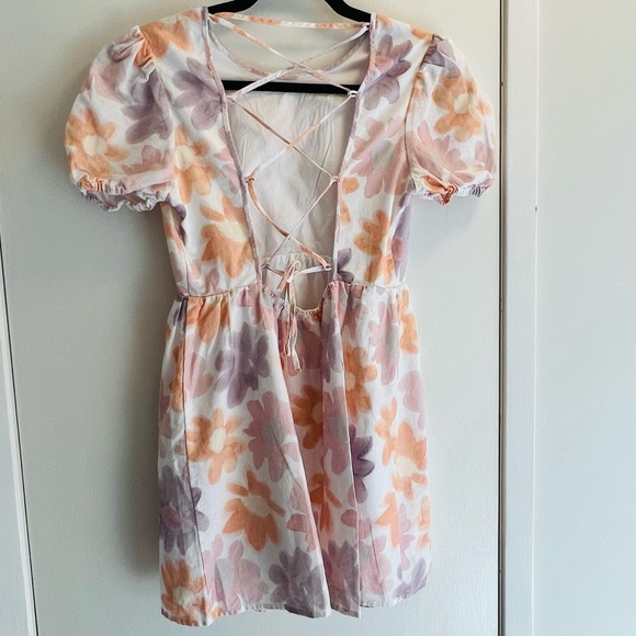 Aritzia Sunday Best Saida Dress White/Poetic Pink Watercolour Floral Print - Picture 4 of 11